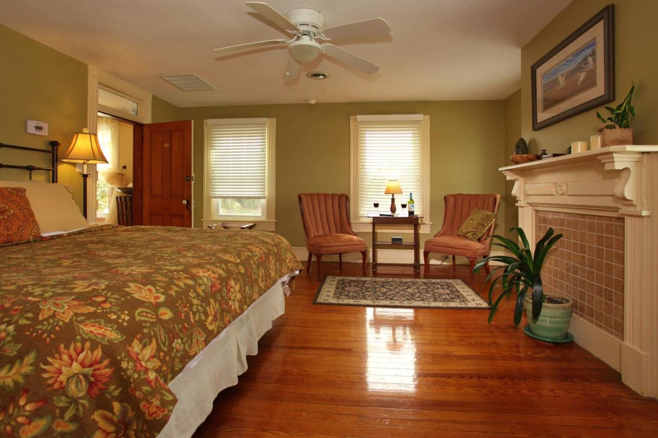The Inn At Tabbs Creek Port Haywood Buitenkant foto