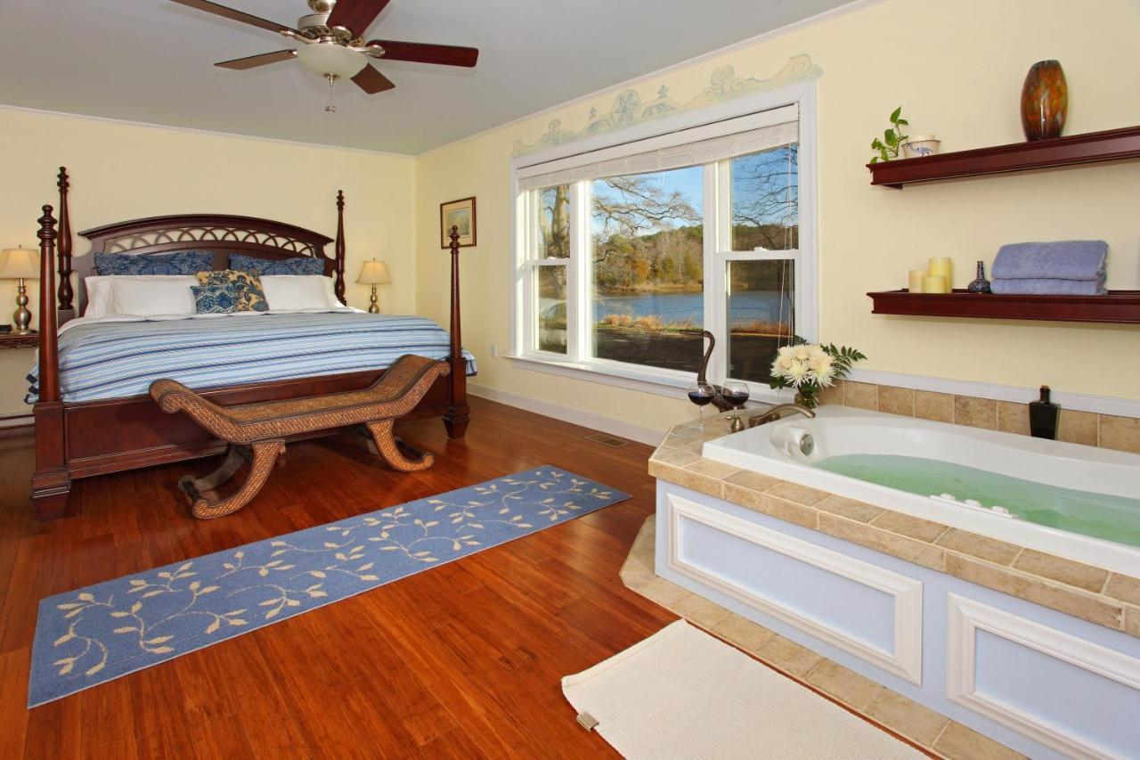 The Inn At Tabbs Creek Port Haywood Buitenkant foto